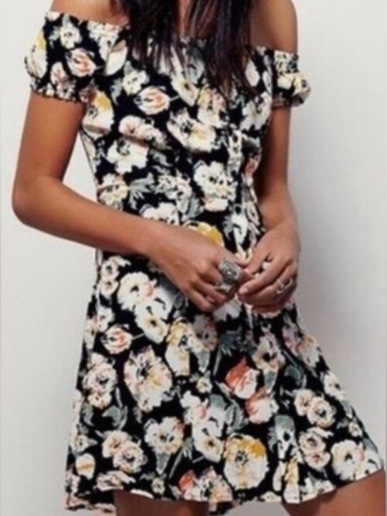 Free People Dresses & Skirts - Free People Italian Breeze Off-the-Shoulder Dark Floral Mini Dress